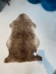 Natural Grey Short Wool Shearling Sheepskin . Markings - thumbnail 1