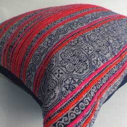 Vintage Hmong Batik Hemp Pillow Cover - Handwoven Tribal Textile Cushion - thumbnail 4