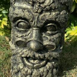 Stone Garden Green Man Tree Stump Plinth Gold Concrete Ornament - thumbnail 2