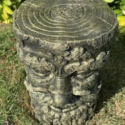 Stone Garden Green Man Tree Stump Plinth Gold Concrete Ornament - thumbnail 3
