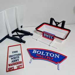 "Bolton Wanderers Garden Bird Feeding Station - ""Bolton Till I Fly" - thumbnail 3