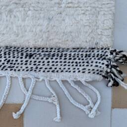 Azilal Moroccan Berber Wool Rug 5x8 - thumbnail 4