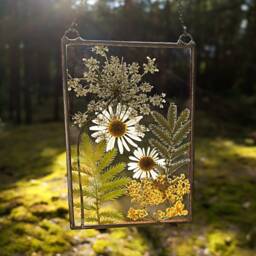 Dried Flower Bouquet in Handmade Stained Glass Frame, Suncatcher With Pressed Flowers - thumbnail 2