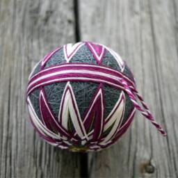 Aquilegia Purple & White Temari Ball, Traditional Japanese Woven Star Christmas Ornament, Hand Embroidered - thumbnail 2