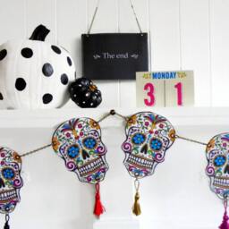 Hanging Vinyl Wall Art, The End Signage, Reversible Stitched Design - thumbnail 2