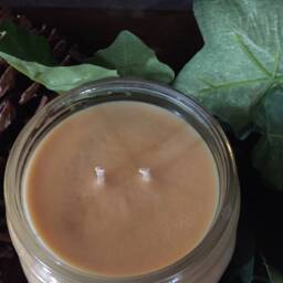Sandalwood Handmade Hand Poured 28 Oz Soy Candle in Ribbed Glass Jar With Rustic Metal Lid - thumbnail 3