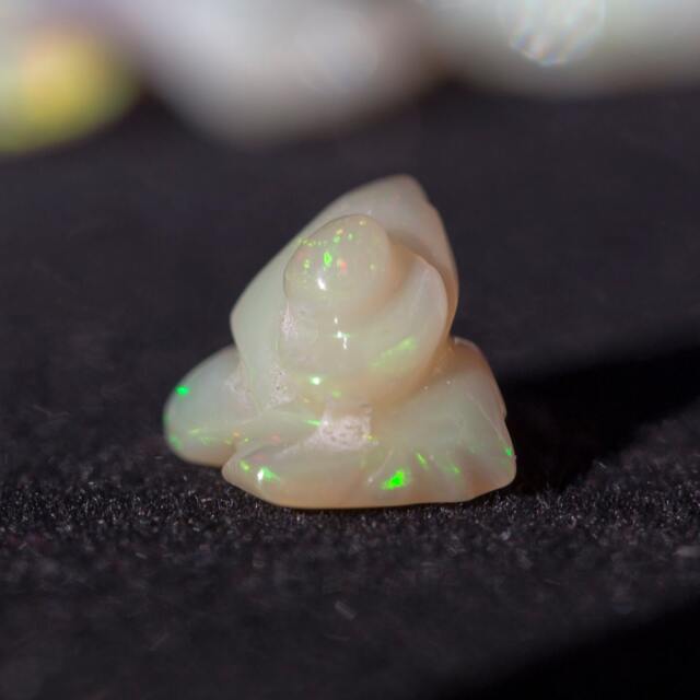 standing Flower Opal Carving -2.92 Cts - image 1