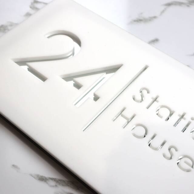 K Smart Sign - Bellissima H2 Laser Cut Matt White & Silver Mirror Floating House Door Numbers Plaque 300mm X 160mm - image 1