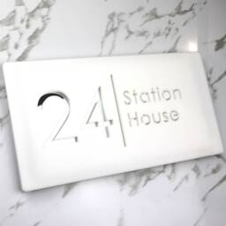 K Smart Sign - Bellissima H2 Laser Cut Matt White & Silver Mirror Floating House Door Numbers Plaque 300mm X 160mm - thumbnail 2