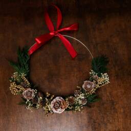 Gold Christmas Wreath Modern Winter Wedding Decor, Pine Cones & Baby's Breath - thumbnail 2