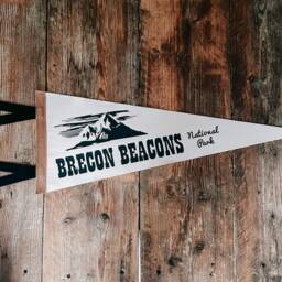 Brecon Beacons Pennant Flag/Felt Pennant Wall Hanging Banner National Park Souvenir Outdoors Hike Wales Mountain Peak - thumbnail 2