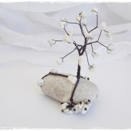 Howlite Wire Tree Sculpture, Copper Wire, Beach Pebble Base - thumbnail 3