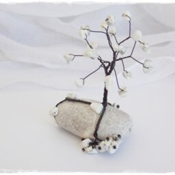 Howlite Wire Tree Sculpture, Copper Wire, Beach Pebble Base - thumbnail 2