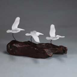 Pelican Trio Sculpture By John Perry in Flight 8In Long On Poshed Burlwood Base. Signed - thumbnail 4