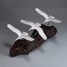 Pelican Trio Sculpture By John Perry in Flight 8In Long On Poshed Burlwood Base. Signed - thumbnail 3