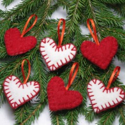 Rustic Felt Christmas Tree Decor, Ornaments, Hanging Heart Felted Small Red & White Ornament - thumbnail 3