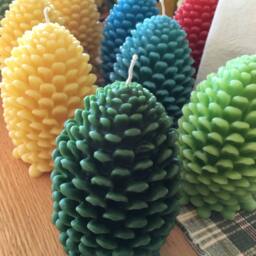 Pinecone Beeswax Candle, Brown Color, Scented Blue Spruce - thumbnail 2