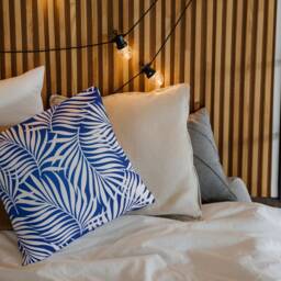 Outdoor Pillows - Weatherproof Garden Cushions Tropical Palm Leaves Pattern Exotic Blue & White Botanical Print Beach House Style - thumbnail 3