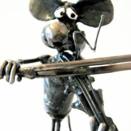 Violinist Mouse Sculpture Made From Recycled Steel - thumbnail 3
