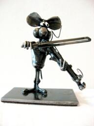 Violinist Mouse Sculpture Made From Recycled Steel - thumbnail 1