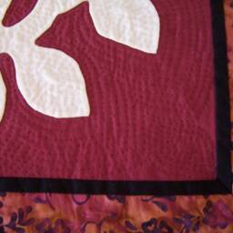 Hawaiian Quilted Wall Hanging, Maile Leaf Applique, Kauai Batik Border Handmade - thumbnail 3