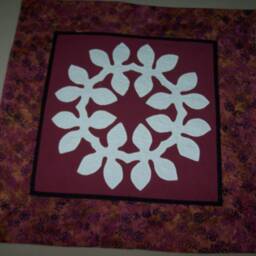 Hawaiian Quilted Wall Hanging, Maile Leaf Applique, Kauai Batik Border Handmade - thumbnail 2