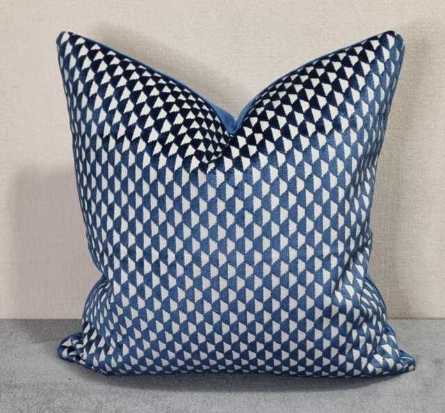 Romo Parada Pepino Indigo & Omega Velvet Cushion Cover 43x43 cm - image 1