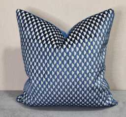 Romo Parada Pepino Indigo & Omega Velvet Cushion Cover 43x43 cm - thumbnail 1