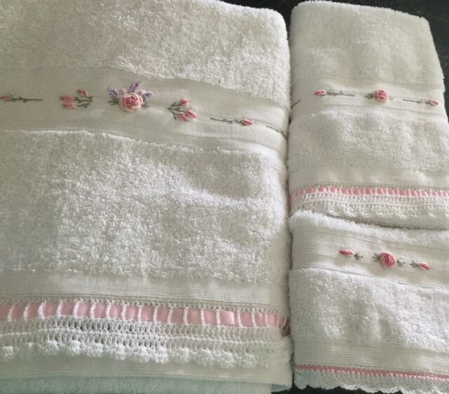 Embroidered White Deluxe Bath Towel, Face Washer & Hand Towel Set With Crocheted Edge