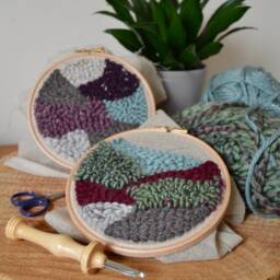 Punch Needle Embroidery Hoop, Abstract Embroidery, Rug Hooking, Modern Hoop Art, Wall Hanging, Fibre Art - thumbnail 4