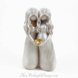 Handmade Two Mothers Sculpture Surrogacy, Ivf, Adoption Keepsake - thumbnail 2