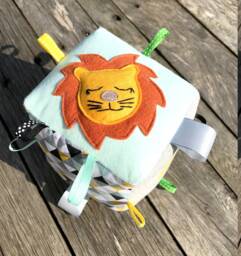 Baby Manipulation Toy, Grasping Cube, Fabric Different Textures & Materials