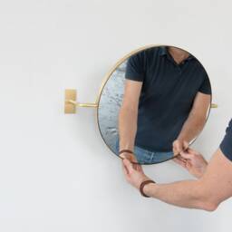 Vorso??? Wall Attached Rotating Round Modern Mirror With Brass Frame - thumbnail 2