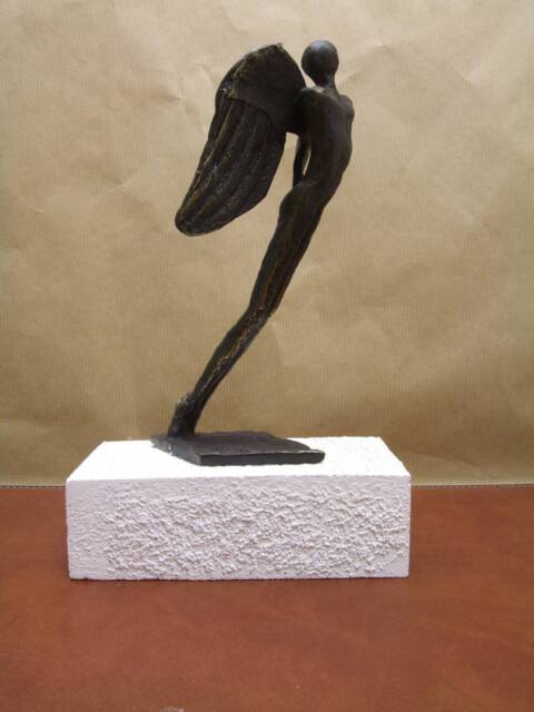 Angel Statuettes For Small Amount Of Ash