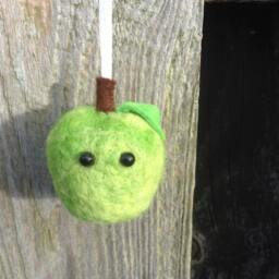 Multibuy Offer Fruit & Veg Baubles Needle Felted Decoration Handmade From Sheep Wool - thumbnail 2