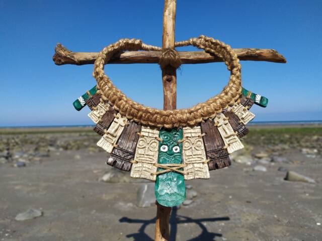 Survivor Tv Show Season 20 Heroes Vs. Villains Immunity Necklace Prop Replica - Duty Paid - image 1