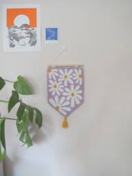Punch Needle Wall Art, Hanging, Home D??cor, Handmade Tapestry, Daisy Pattern - Lilac - thumbnail 1