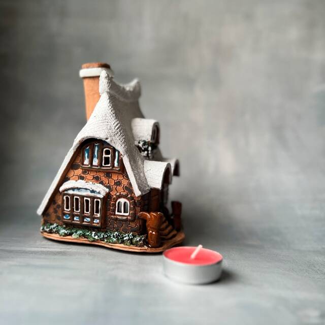 Winter Village Ceramic Tea Light Holder Christmas Candle House - image 1