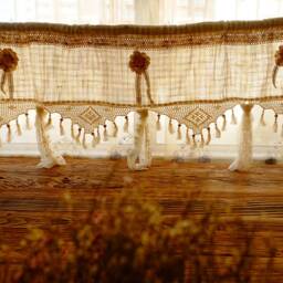 Scottish Country Shabby Chic Window Valence Curtain Banner Burlap Lace Rosette Handmade - thumbnail 3