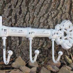 Shabby Chic Skeleton Key Holder Distressed Metal Wall Hook - thumbnail 3