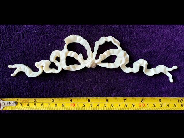 Large Gilt Or White French Style Decorative Ribbon Bows Wall Furniture Moulding Pediment Plastic Decoration - image 1