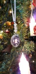 Christmas Tree Photo Decorations, Photograph Memory Keepsake, Memorial Hanging Charm. Hanging Bauble Ornament. Family Pictures