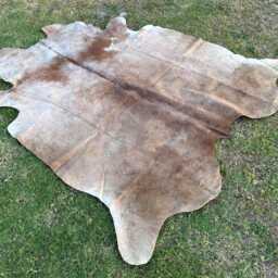 Luxury Brown Cowhide Rug, Large Beige Color Cowhide, Brindle Cow Area Real Skin Rug With Hair On For Home Decor - thumbnail 2