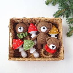 Woodland Baby Gift Box With Mushroom Toy & Brown Bear On Wood Ring, Personalized Unisex Set - thumbnail 4