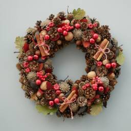Winter Wreath Christmas Front Door Wreath Natural Pine Cones Acorns Red Xmas - thumbnail 2