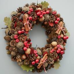 Winter Wreath Christmas Front Door Wreath Natural Pine Cones Acorns Red Xmas - thumbnail 3