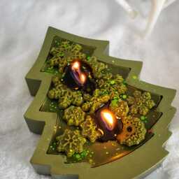 Handmade Stonecast Christmas Tree Candle Eco-Friendly Soy Wax Decor - thumbnail 4