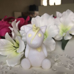 White Glitter Unicorn With Vanilla Details - thumbnail 2