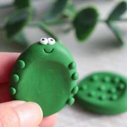 Green Polymer Clay Worry Stone With Anxiety Relief Fidget Buddy - thumbnail 2