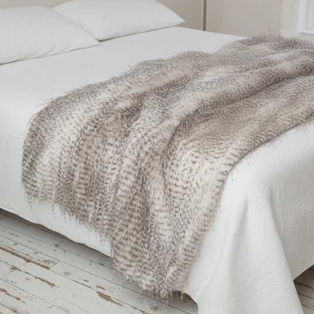 Beige Faux Fur Peacock Feather Pattern Blanket 240 X 65 cm - image 1